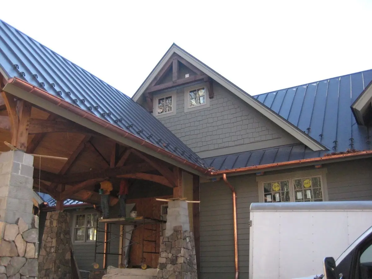 Craftsman Roofing team delivering quality roofing work in Sierra Montana